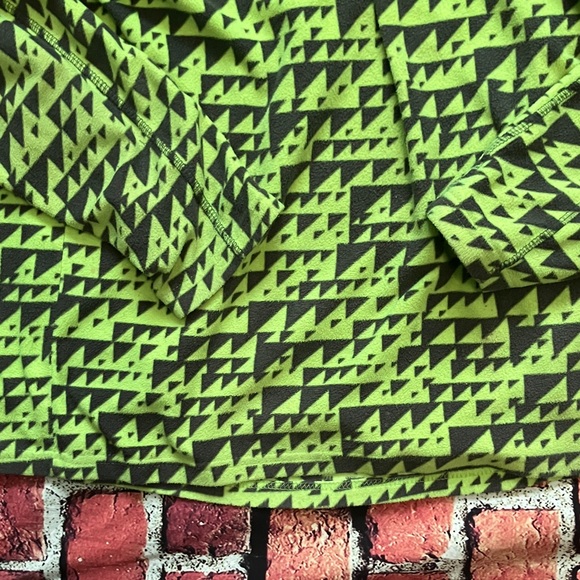 Green and Black Geometric Pattern Jacket - Picture 3 of 4